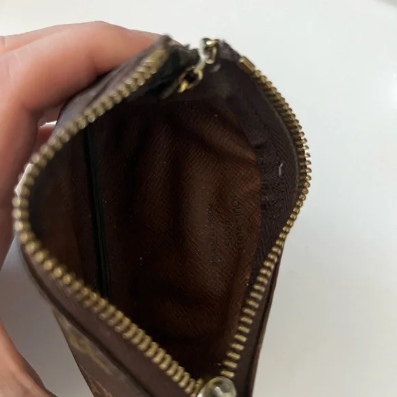 Authentic Louis Vuitton Brown Monogram Key Pouch